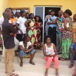 dimbokro-des-stagiaires-assiegent-l-agence-emploi-jeunes-pour-exiger-leurs-primes