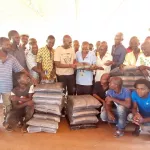 facobly-relance-de-la-filiere-cafe-700-jeunes-recoivent-1-500-000-sachets-pour-la-culture-du-cafe-mercedes