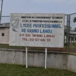 pour-exiger-le-paiement-des-bourses-les-eleves-du-lycee-professionnel-de-grand-lahou-se-soulevent-et-affrontent-des-policiers-plusieurs-blesses