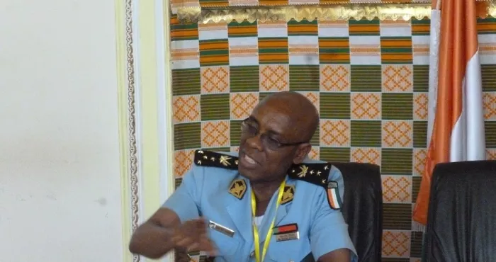 lutte-contre-le-racket-l-inspecteur-general-de-la-police-previent-tout-policier-condamne-a-plus-de-6-mois-de-prison-ferme-sera-radie-des-effectifs