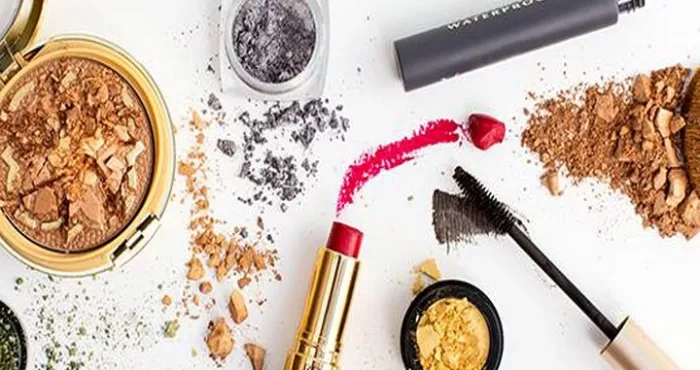 voici-comment-sauver-son-make-up-casse
