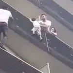 2-ans-de-prison-30-000-euros-d-amende-ce-que-risque-le-pere-de-l-enfant-sauve-samedi-a-paris