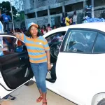 yopougon-elle-gagne-une-voiture-dans-une-partie-de-beuverie