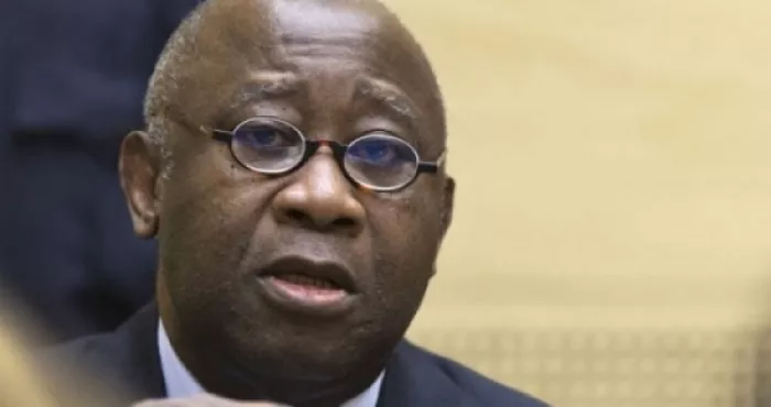 revue-de-presse-gbagbo-vole-la-vedette