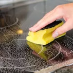 comment-nettoyer-ses-plaques-de-cuisson-vitroceramiques-sans-les-rayer