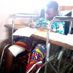 dabou-examen-du-cepe-et-de-l-entree-en-6e-victime-d-une-fracture-un-candidat-sort-de-la-salle-d-operation-et-prend-part-aux-epreuves