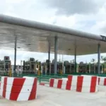 autoroute-du-nord-un-camion-percute-un-car-et-s-ecrase-dans-la-station-a-peage