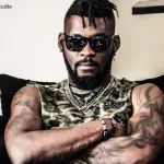 dj-arafat-apporte-sa-compassion-aux-victimes-des-pluies-diluviennes-et-annule-son-arrivee-en-fanfare-a-abidjan