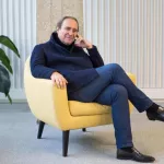 xavier-niel-le-patron-de-free-et-du-journal-le-monde-va-lancer-un-bouquet-de-chaines-de-television-en-cote-d-ivoire