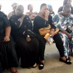 medias-les-agents-de-la-rti-et-les-journalistes-boudent-l-accueil-de-la-depouille-de-pol-dokui