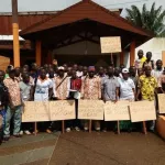 accuse-de-vouloir-positionner-son-neveu-aux-municipales-des-militants-rdr-de-duekoue-manifestent-contre-le-grand-mediateur-adama-toungara