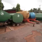 penurie-d-eau-a-bouake-un-operateur-economique-francais-soulage-les-populations-10-camions-citernes-mobilises