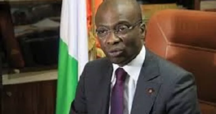 revue-de-presse-une-mort-a-elucider-les-africains-quittent-la-russie