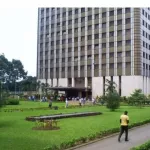 revue-de-presse-drame-au-plateau-le-nouveau-gouvernement-se-fait-attendre