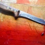 yopougon-en-colere-des-individus-abandonnent-leur-ami-poignarde-et-prennent-la-fuite