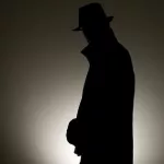 bouake-le-film-de-la-tentative-spectaculaire-d-un-detective-prive-d-enlever-la-fillette-d-un-agent-de-police-sur-ordre-de-sa-mere-vivant-en-europe