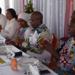 plateau-ouattara-dramane-dit-od-offre-un-repas-de-corps-aux-residents-de-la-cite-policiere