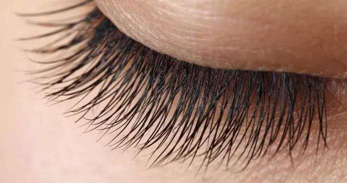 5-astuces-pour-avoir-des-cils-plus-longs