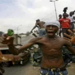 apres-les-affrontements-sanglants-dans-plusieurs-quartiers-des-microbes-preparent-un-assaut-sur-le-chu-de-yopougon