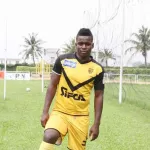 asec-mimosas-l-attaquant-amed-toure-opere-d-un-kyste