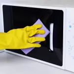 voici-comment-nettoyer-un-four-a-micro-onde