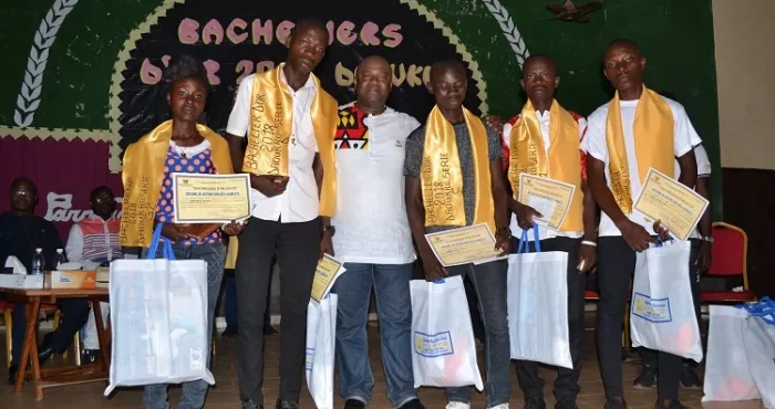 celebration-de-l-excellence-l-honorable-akoto-olivier-honore-les-05-meilleurs-bacheliers-2018-de-daoukro