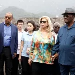 visite-d-etat-alassane-ouattara-conduit-la-delegation-ivoirienne-sur-la-grande-muraille-de-chine