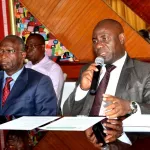 koumassi-ahoussou-jeannot-parrain-de-la-ceremonie-d-hommage-au-maire-raymond-n-dohi-mme-bedie-et-guikahue-annonces