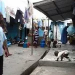 marcory-un-explosif-decouvert-dans-la-douche-d-une-cour-commune