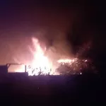 cocody-plusieurs-baraques-et-des-magasins-ravages-par-un-incendie-geant-a-la-riviera