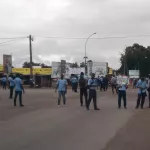 bouake-des-agents-de-la-police-universitaire-reclamant-leur-statut-paralysent-la-circulation