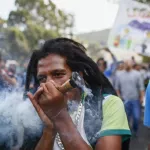 afrique-du-sud-la-consommation-du-cannabis-a-titre-prive-desormais-legale