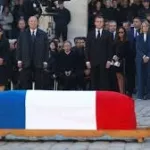 un-dernier-hommage-rendu-a-charles-aznavour-ce-qui-s-est-passe