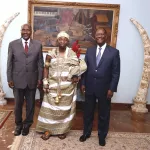 palais-d-abidjan-le-roi-et-la-reine-mere-de-mme-bedie-chez-ouattara-voici-l-objet-de-cette-visite