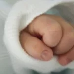 2-plateaux-une-jeune-mere-meurt-et-son-cadavre-tue-son-bebe-par-asphyxie