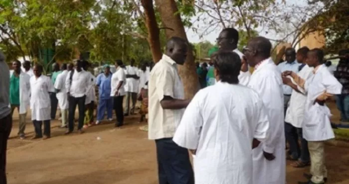 l-inquietant-bras-de-fer-gouvernement-agents-de-sante-sangare-la-reconnaissance-continue