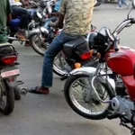 adzope-un-homme-a-moto-fait-des-blesses-et-emporte-des-sacs-d-argent
