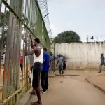 maca-une-mutinerie-se-prepare-des-gardes-penitentiaires-pris-en-otage