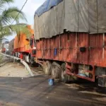 refus-de-dedouanement-des-marchandises-une-centaine-de-camions-abandonnes-a-noe
