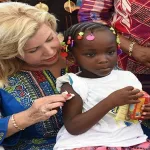 lutte-contre-la-fievre-typhoide-dominique-ouattara-vaccine-10-000-enfants-a-abidjan