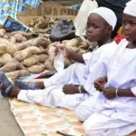 deguerpissement-des-jumeaux-mendiants-des-rues-une-ong-en-fait-sa-mission