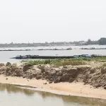 koumassi-bia-sud-le-district-d-abidjan-fait-bloquer-des-travaux-de-remblayage-derriere-le-camp-commando