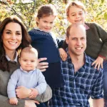 noel-2018-des-membres-de-la-famille-royale-ont-devoile-leurs-cartes