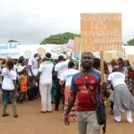 reprise-des-municipales-a-port-bouet-le-siege-du-pdci-attaque-des-vitres-volent-en-eclat-des-telephones-portables-arraches
