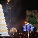 sapin-geant-d-abidjan-dominique-ouattara-et-beugre-mambe-donnent-le-ton-des-fetes-de-fin-d-annee