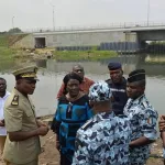 marcory-anoumabo-une-pirogue-chavire-dans-la-lagune-6-morts-le-prefet-d-abidjan-sur-les-lieux-ce-que-mariatou-kone-a-dit-aux-familles-sinistrees