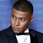 kylian-mbappe-a-revele-etre-celibataire-une-fille-l-a-invite-sur-le-champ