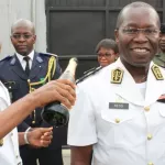 tribunal-militaire-d-abidjan-promu-contre-amiral-ange-kessi-reconnaissant-au-president-ouattara-se-fait-arroser-les-galons