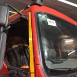 abidjan-des-pompiers-attaques-en-pleine-intervention-leur-vehicule-caillasse