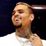 accuse-de-viol-le-rappeur-americain-chris-brown-place-en-garde-a-vue-a-paris